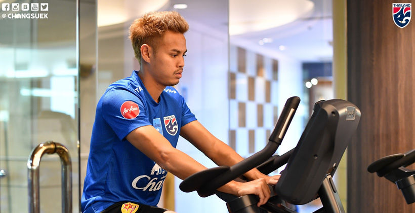 อุ้มมาเอง! ธีราทร บุญมาทัน เผยอาการบาดเจ็บดีขึ้น – อยากลงเจอ ยูเออี | Tadoo