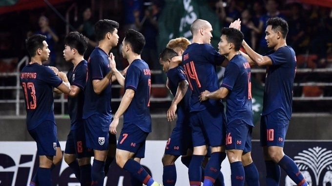 เฮลั่นสนาม ! ไทย ออกนำ ยูเออี 1-0 จาก เจ้ามุ้ย ธีรศิลป์ แดงดา แอสซิสต์โดย เอกนิษฐ์ | Tadoo