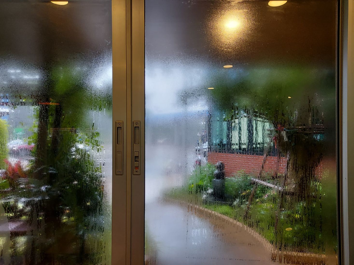 พยากรณ์อากาศวันนี้ ฝนตกชุ่มฉ่ำทั่วประเทศ ภาคใต้-ตะวันออกฝนตกหนัก | Tadoo