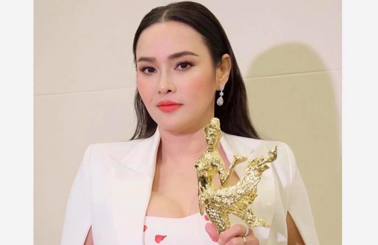 ใหม่ โพสต์แล้ว หลังดราม่าไม่มีชื่อเข้าชิงรางวัลนาฏราช | Tadoo