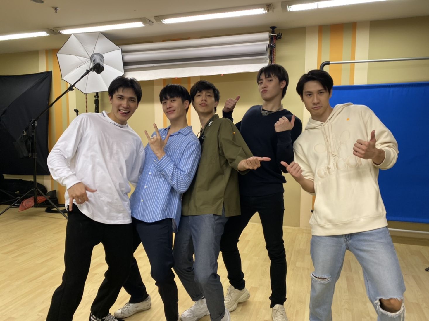 12 หนุ่มฮอต ซ้อมหนัก ในคอนเสิร์ต Supernova | Tadoo